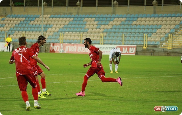 פרץ חוגג עם חסן ופינטו (עדי מלול)